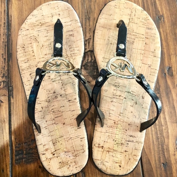 Michael kors black with gold accent sandals size 8 - Picture 2 of 2